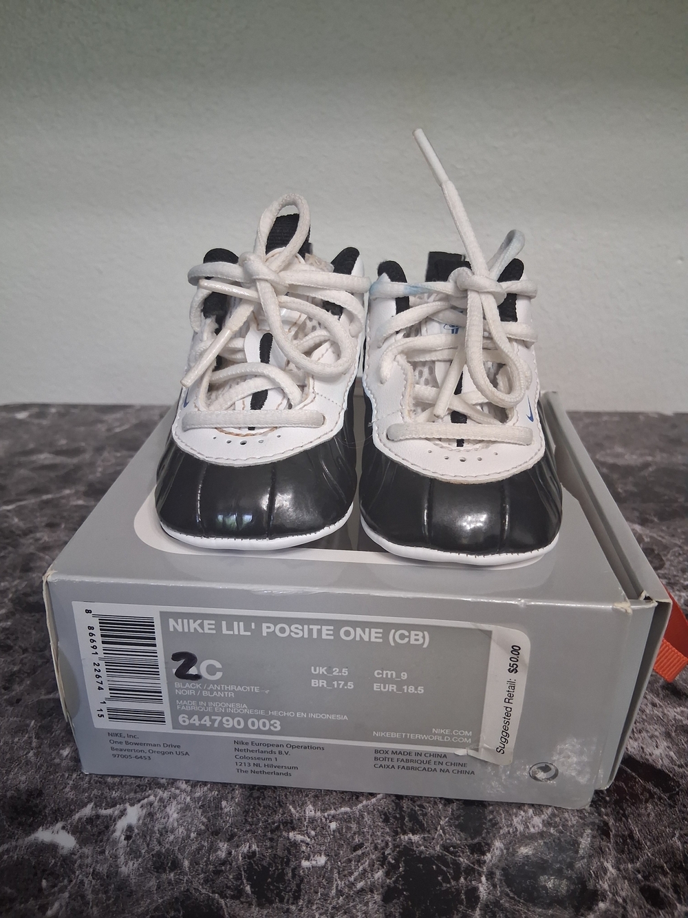 Nike Kids Lil' Posite One Black and White Baby Sneakers Size 2C(wore Once)